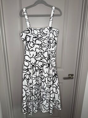 White House Black Market Black and White Floral m Fit and Flare Midi Dress